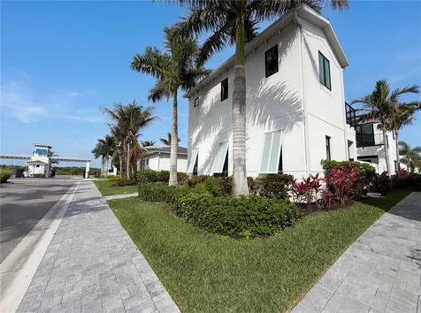 5911 Redbay Boulevard Bradenton FL 34210