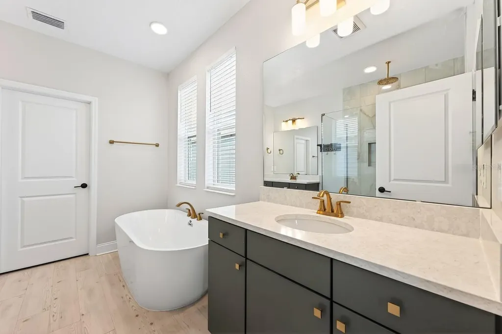 640 Dogfish Lane Debary FL 32713
