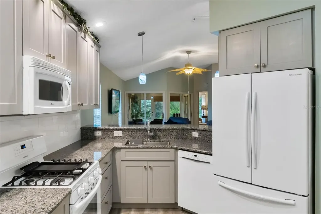 21721 King Richards Way Leesburg FL 34748