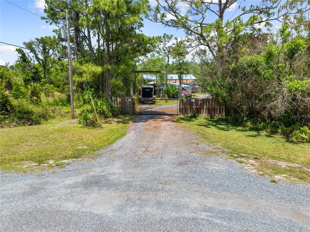 5585 Palm Avenue Okeechobee FL 34972