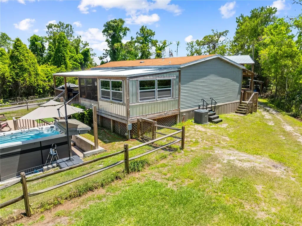 5585 Palm Avenue Okeechobee FL 34972