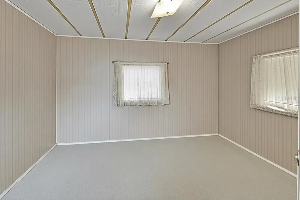 45742 Ohio Street Paisley FL 32767