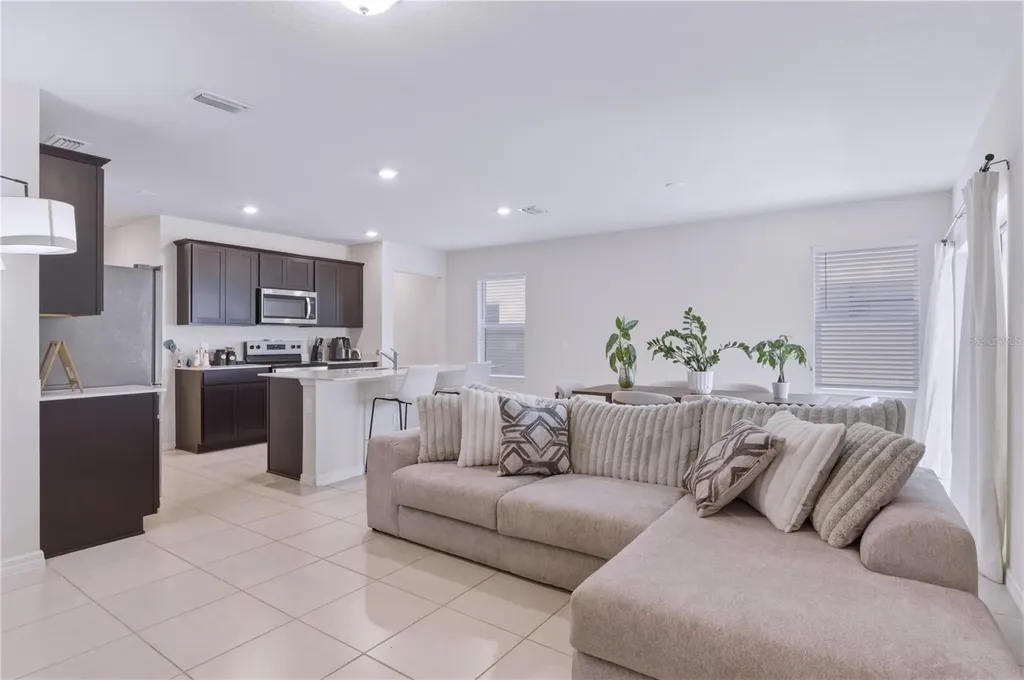 3535 Weaver Way Davenport FL 33837