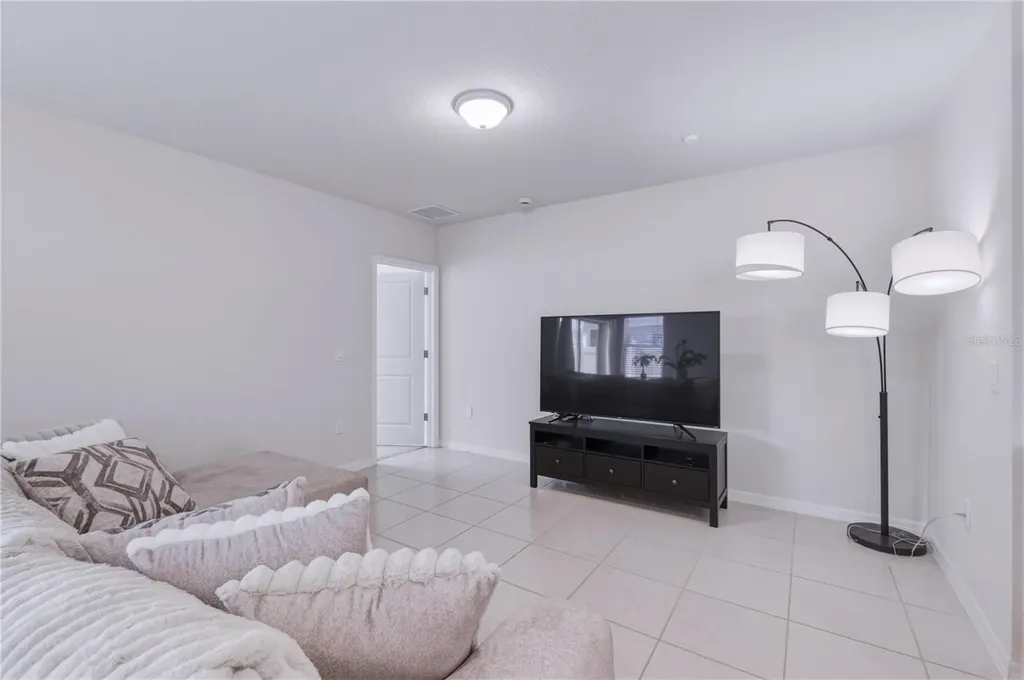 3535 Weaver Way Davenport FL 33837