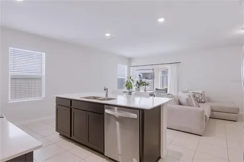 3535 Weaver Way Davenport FL 33837