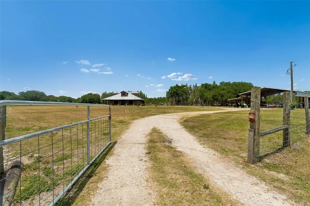 41451 Nipper Road Zephyrhills FL 33540