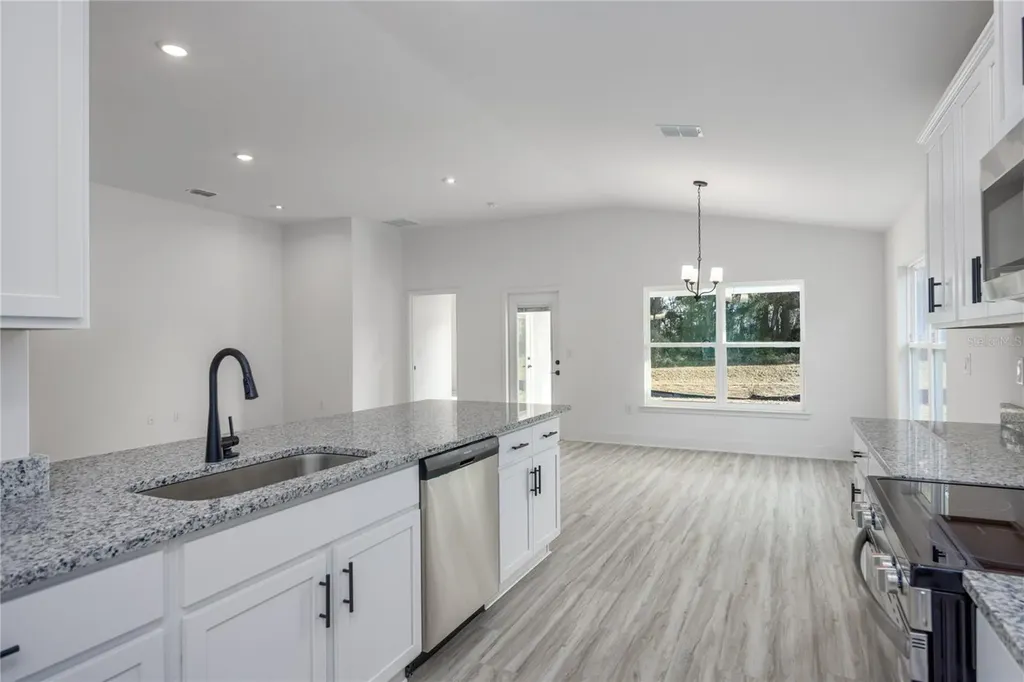 25005 SW 250th Place Newberry FL 32669