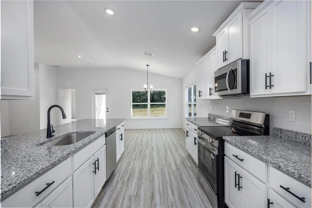 25005 SW 250th Place Newberry FL 32669