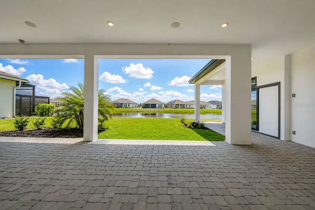 4866 Freccia Loop Wesley Chapel FL 33543