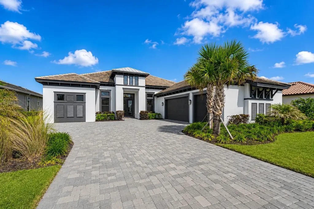 4866 Freccia Loop Wesley Chapel FL 33543