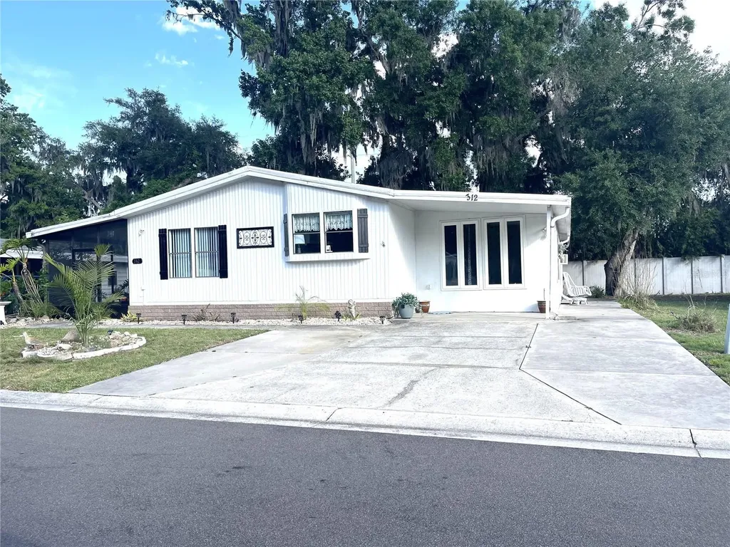 312 S Timber Trail Wildwood FL 34785
