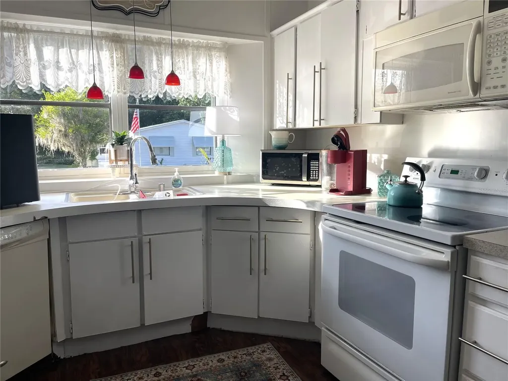 312 S Timber Trail Wildwood FL 34785