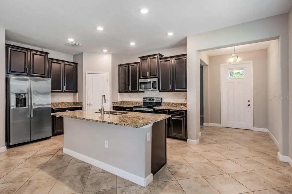 31427 Cannon Rush Drive San Antonio FL 33576