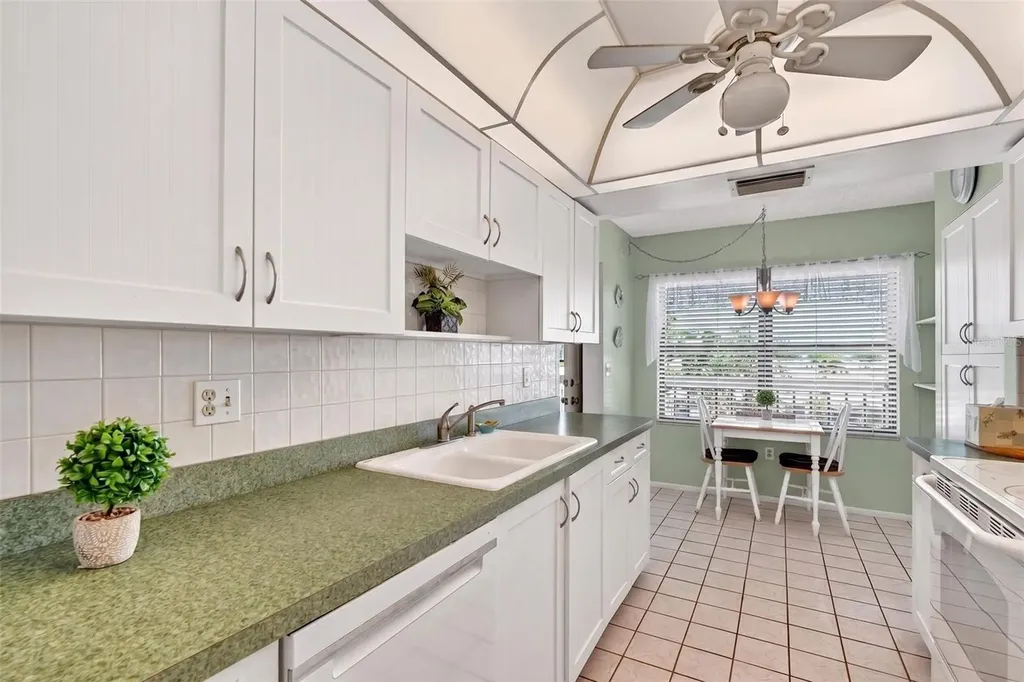 505 30th Avenue W Bradenton FL 34205