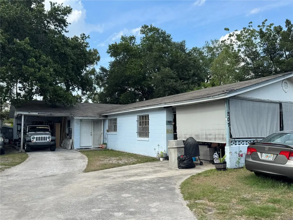 207 E Buchanon Avenue Orlando FL 32809