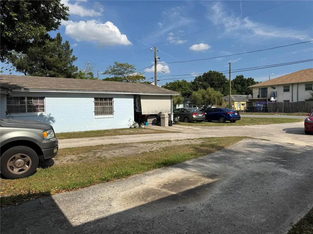 207 E Buchanon Avenue Orlando FL 32809