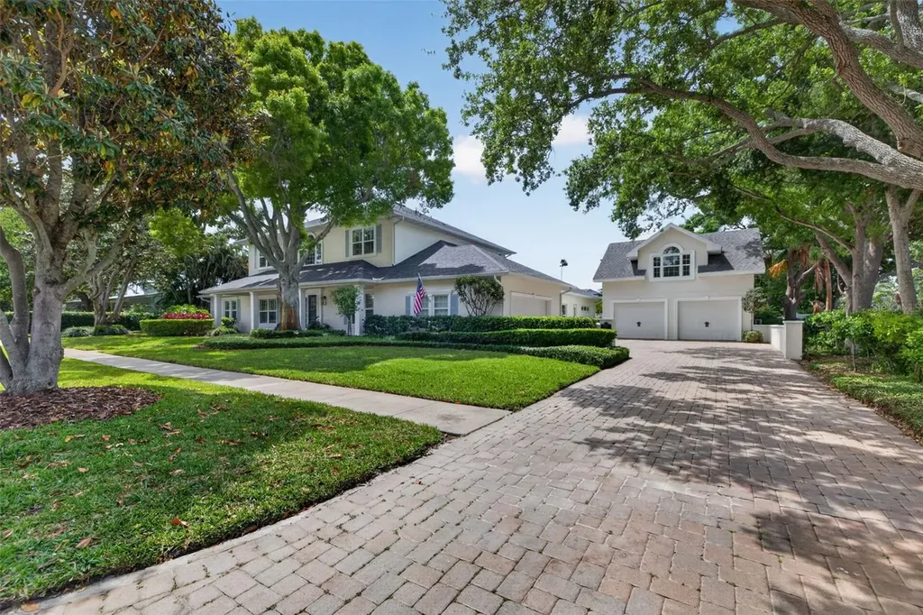 445 Park Avenue Belleair FL 33756