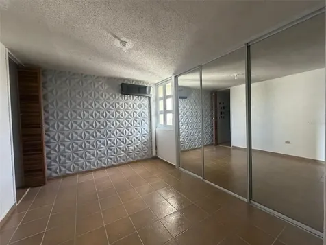 Cond. Intersuites 3000 Baldorioty Carolina PR 00979