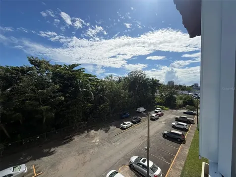 Cond. Intersuites 3000 Baldorioty Carolina PR 00979