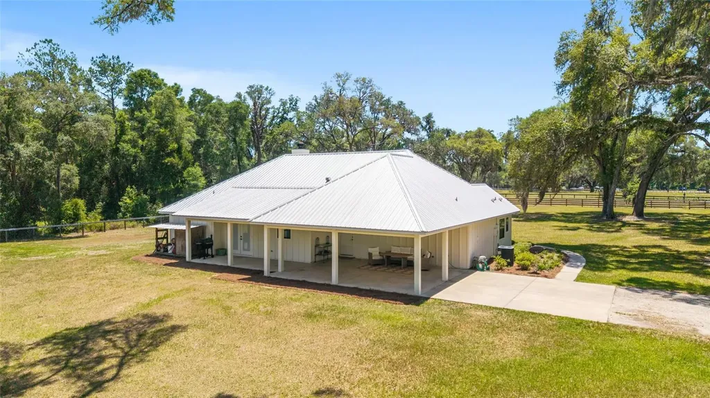 21561 SE 30 Street Williston FL 32696