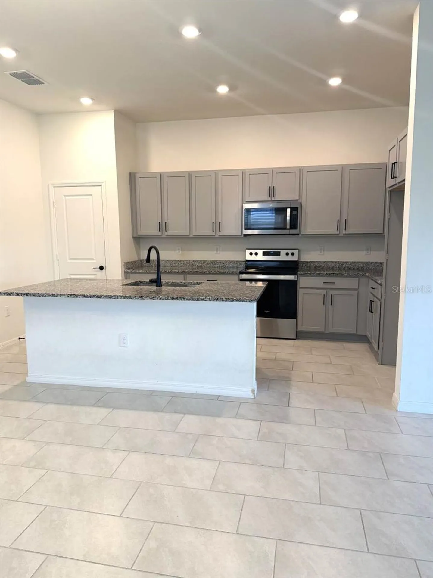 925 Overpool Avenue Davenport FL 33896