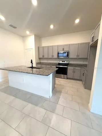 925 Overpool Avenue Davenport FL 33896