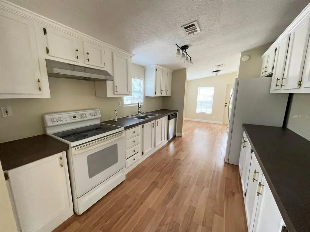 13716 NE County Road 1471 Waldo FL 32694