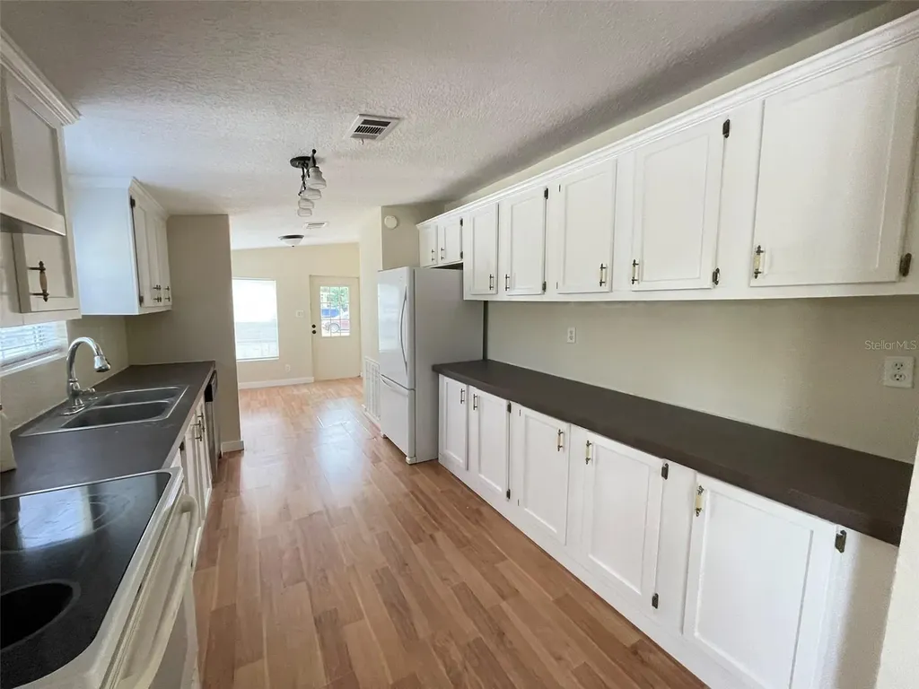 13716 NE County Road 1471 Waldo FL 32694