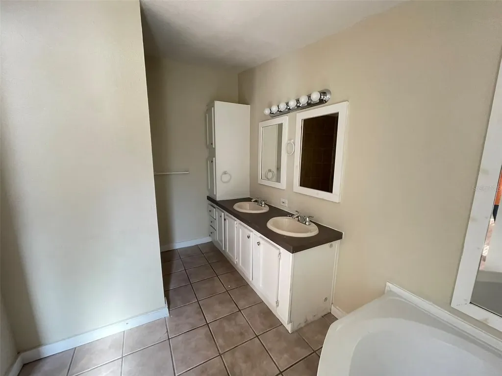 13716 NE County Road 1471 Waldo FL 32694