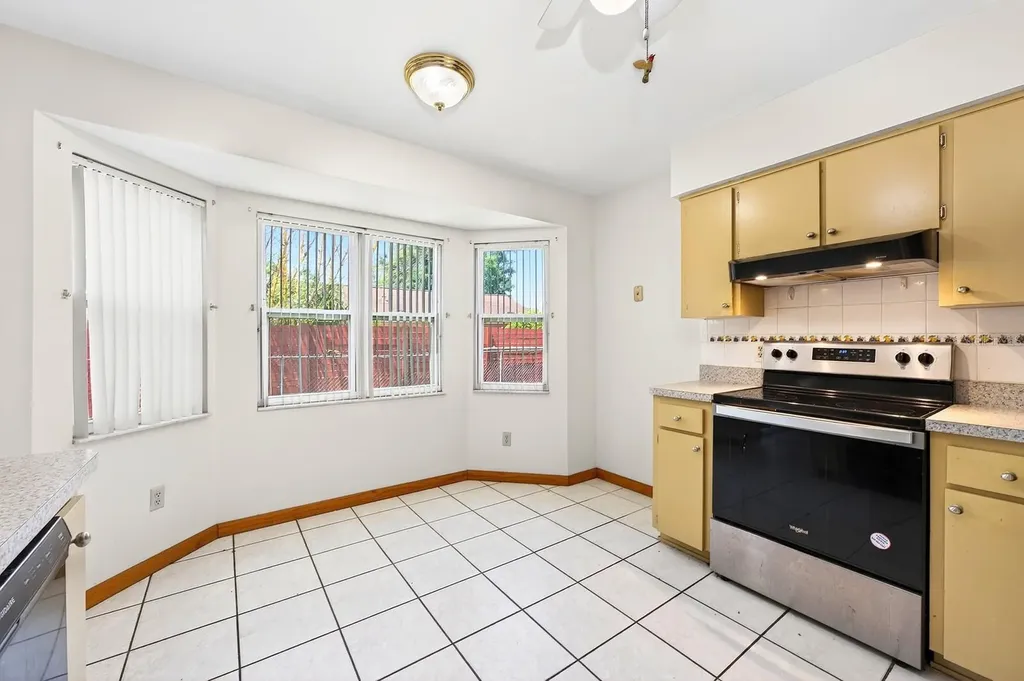 87 Florida Parkway Kissimmee FL 34743
