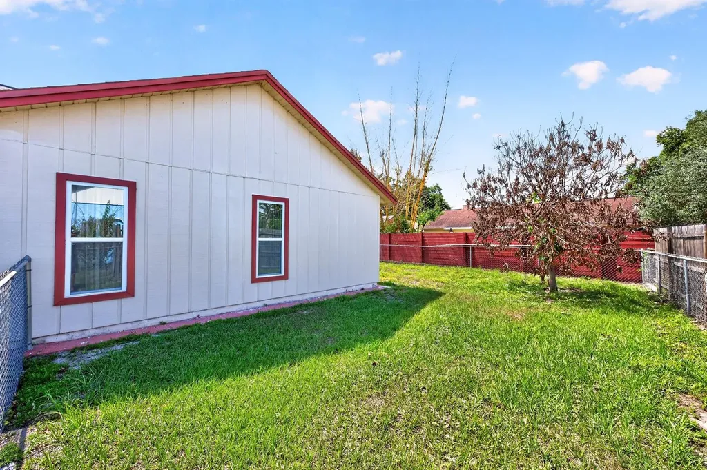 87 Florida Parkway Kissimmee FL 34743