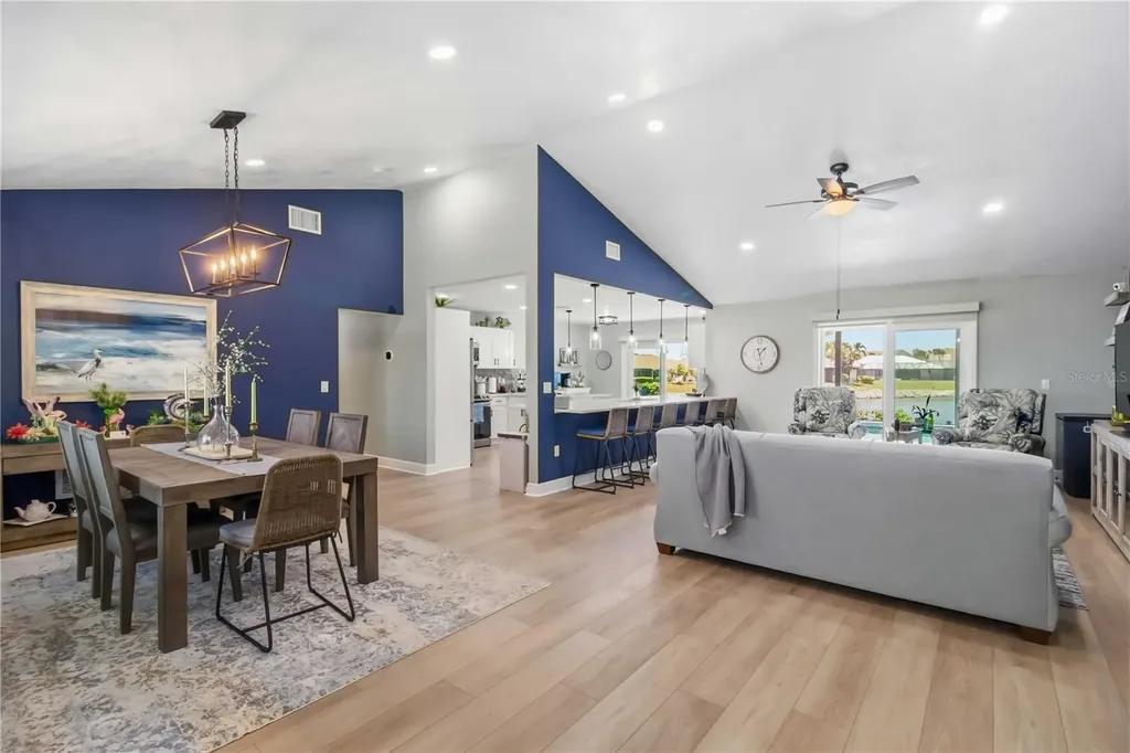8712 53rd Avenue W Bradenton FL 34210