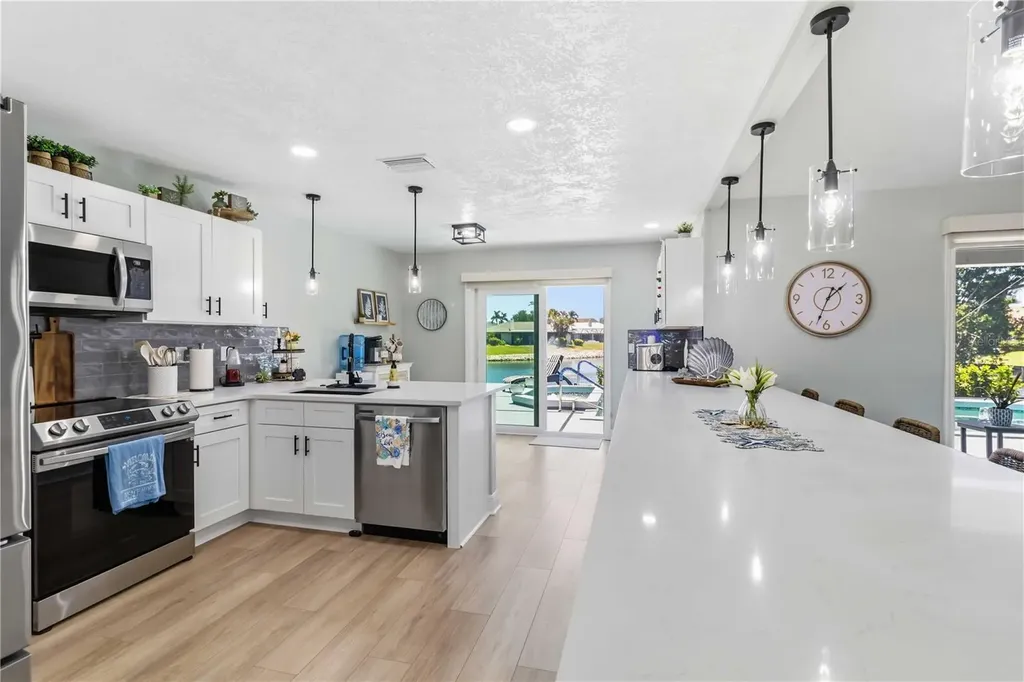 8712 53rd Avenue W Bradenton FL 34210