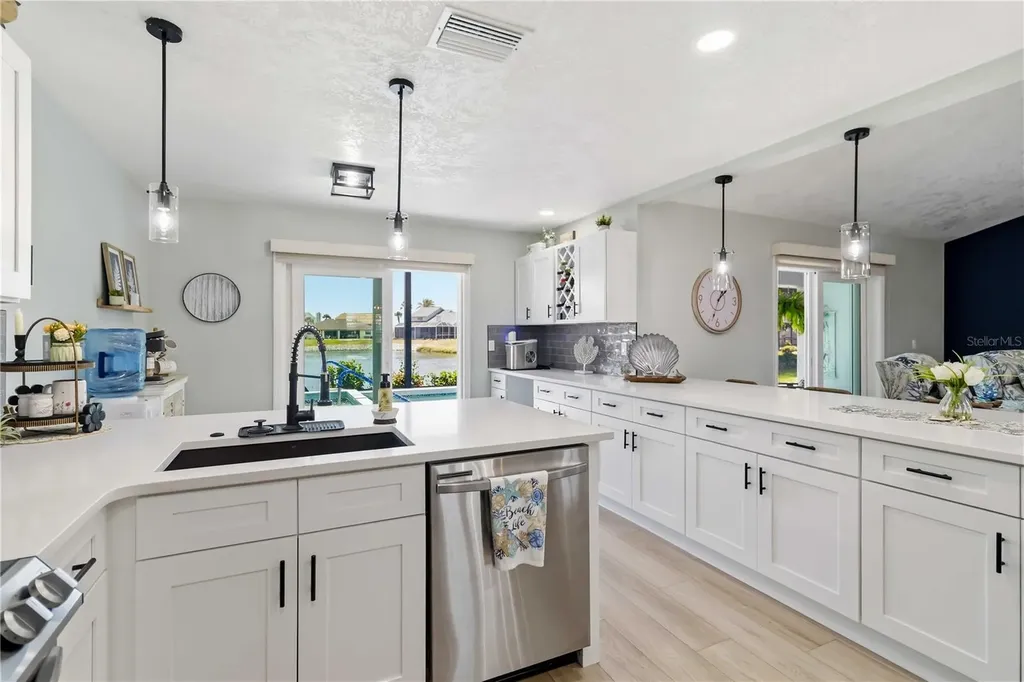 8712 53rd Avenue W Bradenton FL 34210