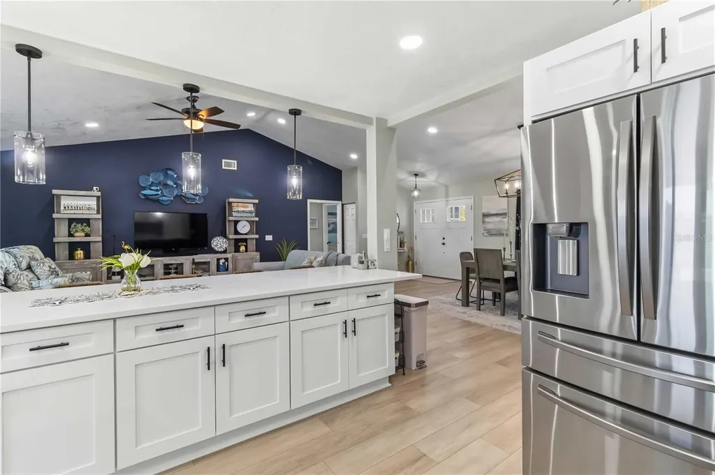 8712 53rd Avenue W Bradenton FL 34210