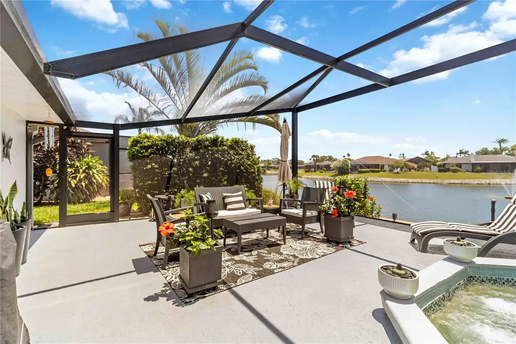 8712 53rd Avenue W Bradenton FL 34210