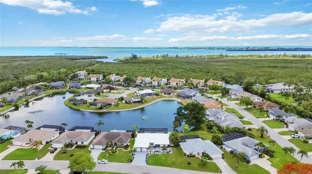 8712 53rd Avenue W Bradenton FL 34210