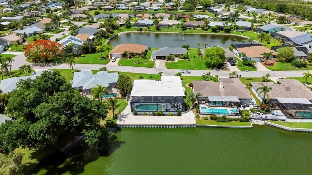 8712 53rd Avenue W Bradenton FL 34210