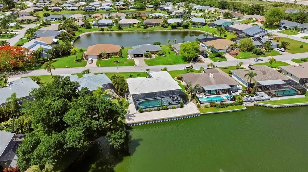 8712 53rd Avenue W Bradenton FL 34210