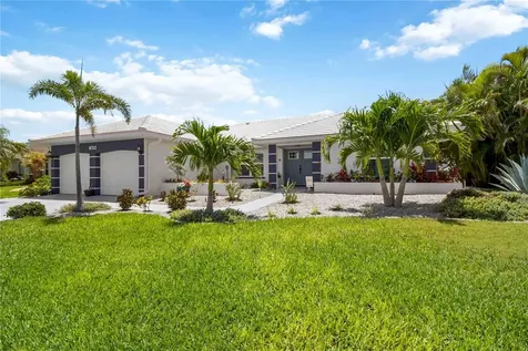 8712 53rd Avenue W Bradenton FL 34210