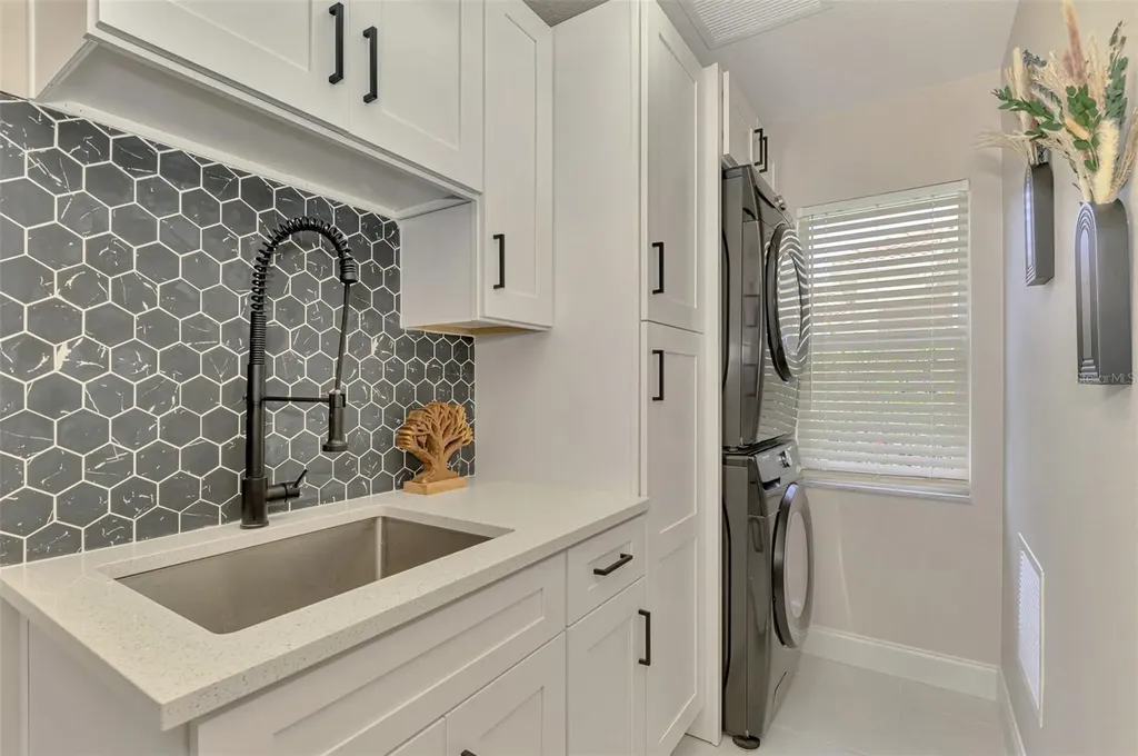5261 Highbury Circle Sarasota FL 34238