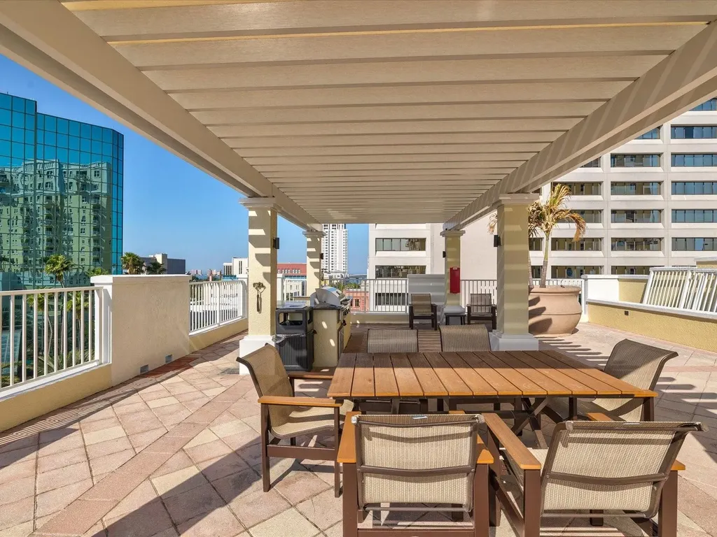 628 Cleveland Street Clearwater FL 33755