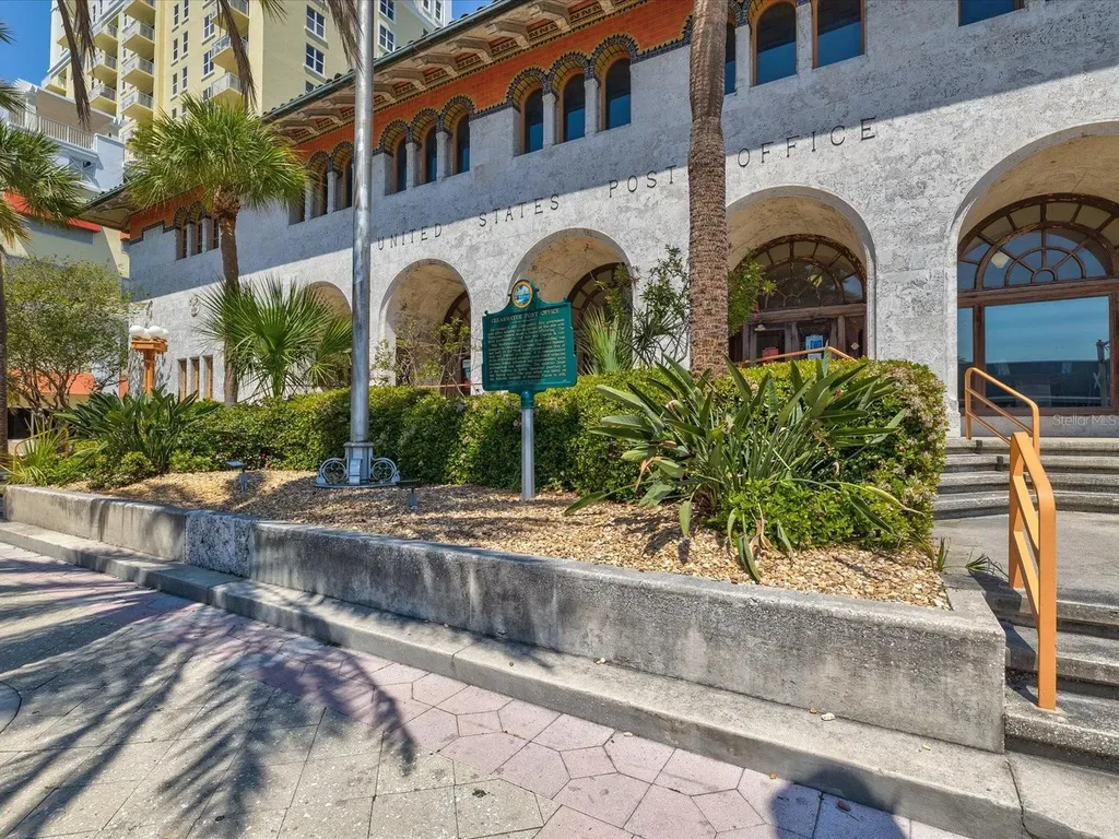 628 Cleveland Street Clearwater FL 33755
