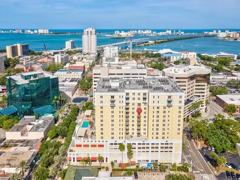 628 Cleveland Street Clearwater FL 33755