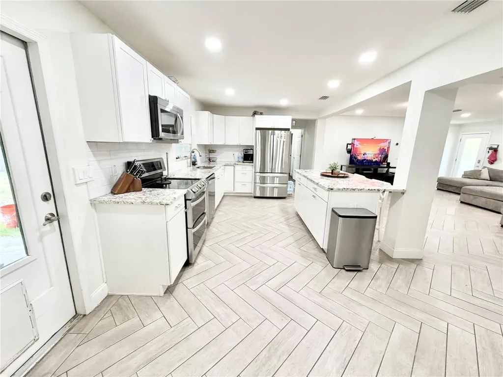 626 74th Street N St Petersburg FL 33710