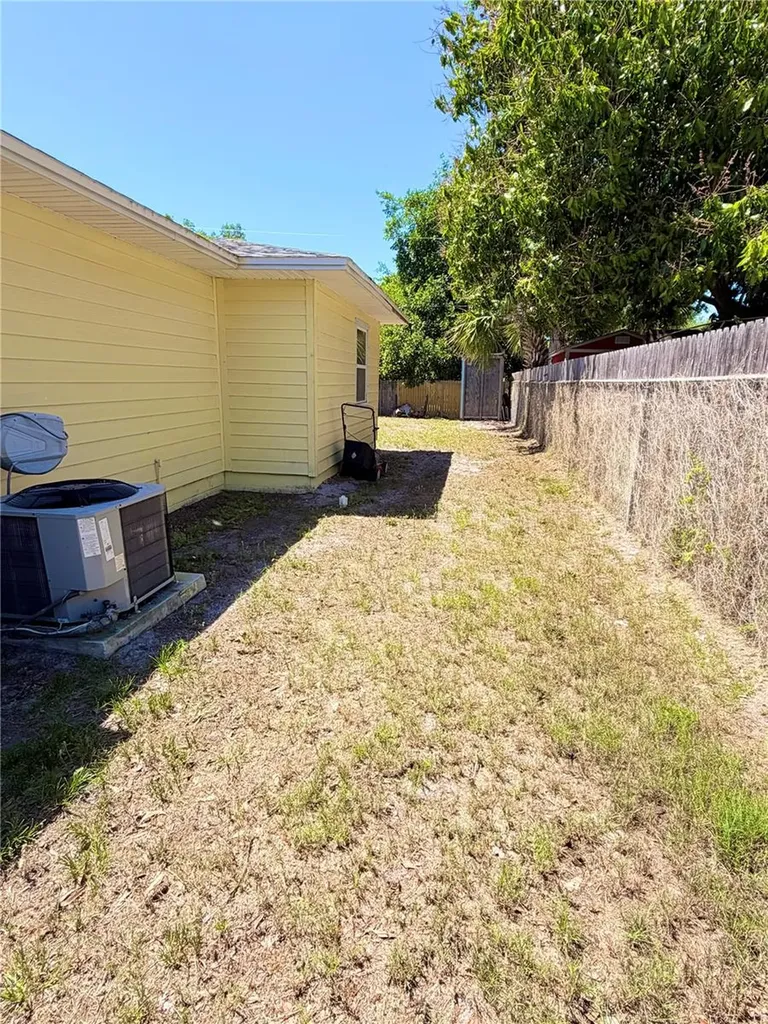 626 74th Street N St Petersburg FL 33710