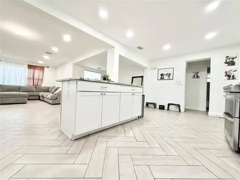 626 74th Street N St Petersburg FL 33710