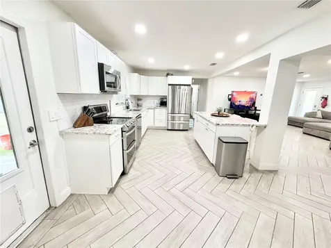 626 74th Street N St Petersburg FL 33710