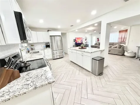 626 74th Street N St Petersburg FL 33710