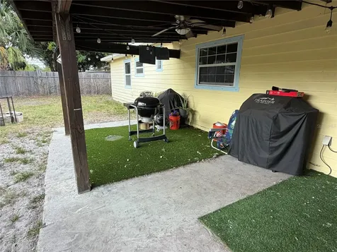 626 74th Street N St Petersburg FL 33710